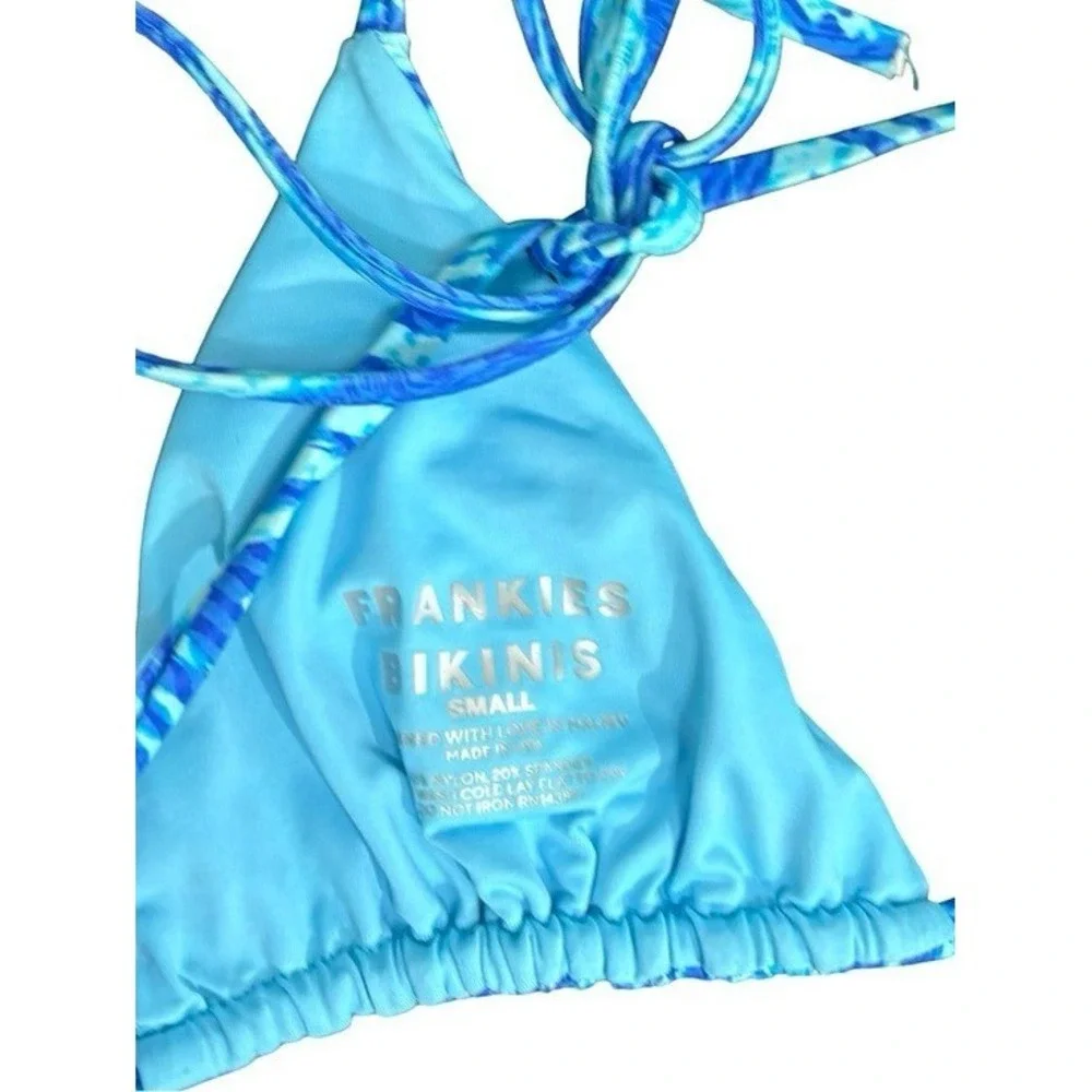Frankies Bikinis Tia Triangle Bikini Top in the Electric Blue print Size Small